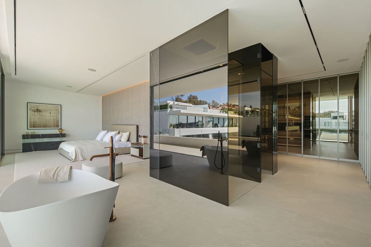 3 makuuhuone Huvila myytävänä paikassa Golden Mile mukana uima-altaan 
autotalli - 6 300 000 € (Ref: 9687410)