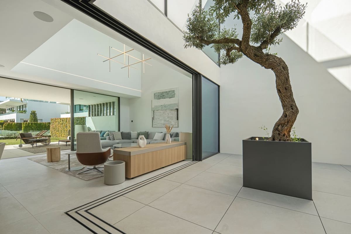 3 makuuhuone Huvila myytävänä paikassa Golden Mile mukana uima-altaan 
autotalli - 6 300 000 € (Ref: 9687410)