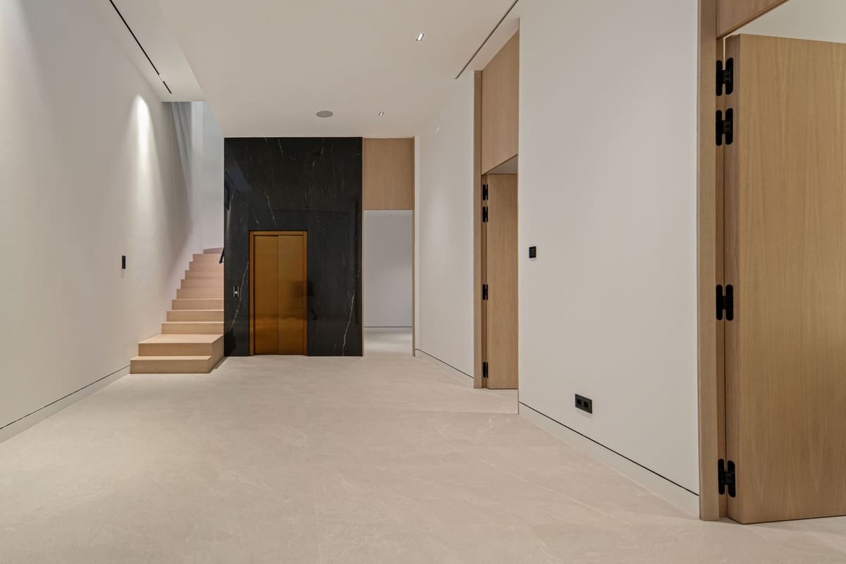 3 makuuhuone Huvila myytävänä paikassa Golden Mile mukana uima-altaan 
autotalli - 6 300 000 € (Ref: 9687410)