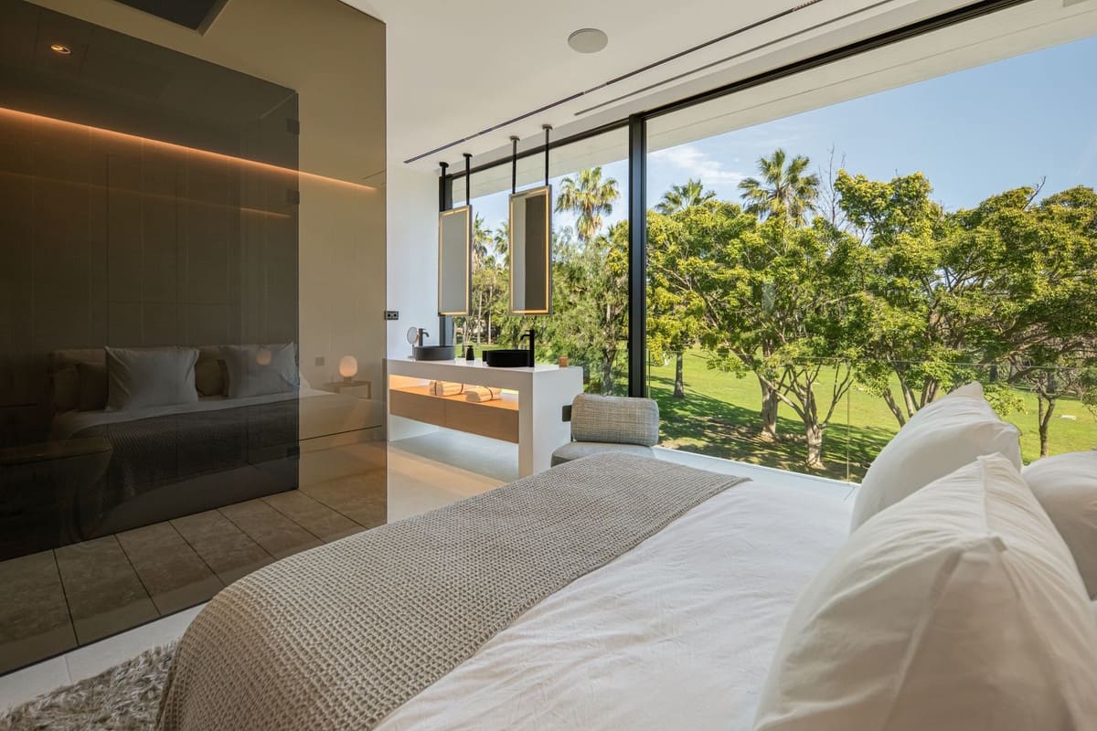 3 makuuhuone Huvila myytävänä paikassa Golden Mile mukana uima-altaan 
autotalli - 6 300 000 € (Ref: 9687410)