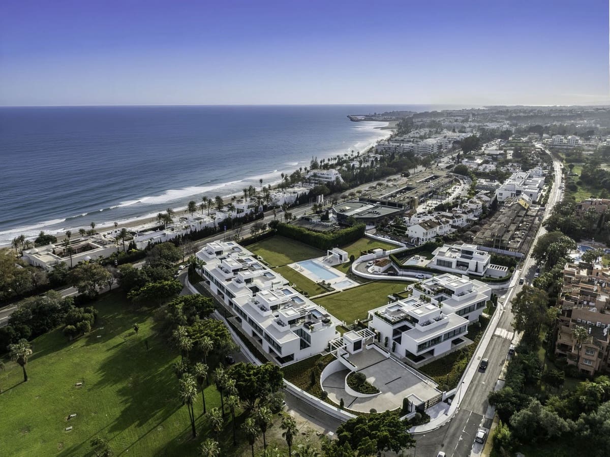 3 makuuhuone Huvila myytävänä paikassa Golden Mile mukana uima-altaan 
autotalli - 6 300 000 € (Ref: 9687410)