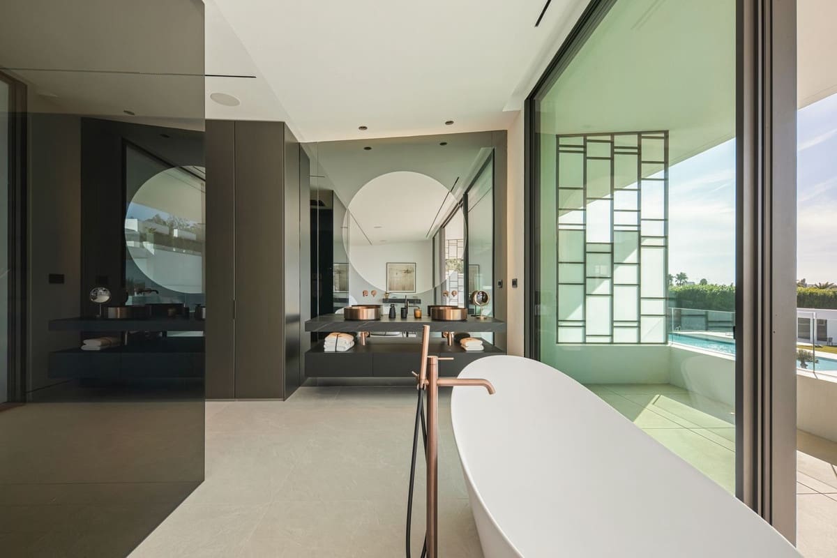 3 camera da letto Villa in vendita in Golden Mile con piscina garage - 6.300.000 € (Rif: 9687410)