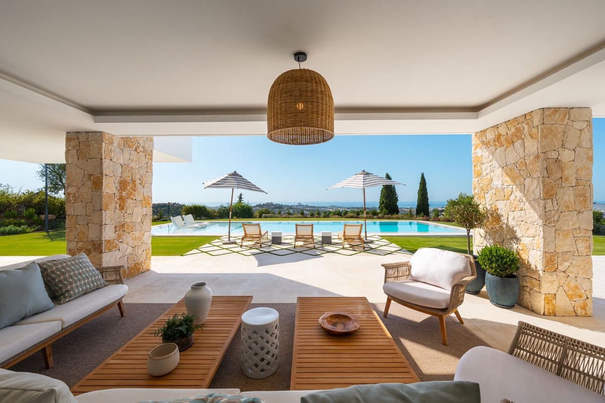 8 bedroom Villa for sale in Benahavis with pool - € 9,980,000 (Ref: 9694102)