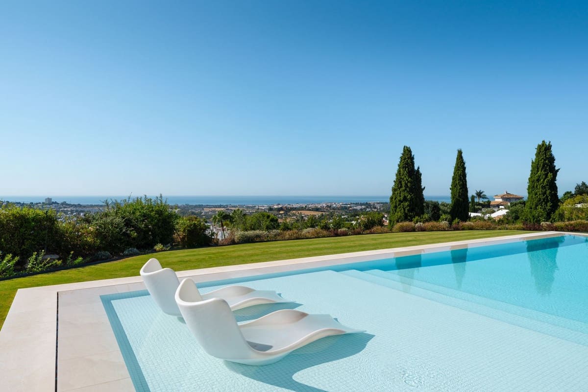 8 soverom Villa til salgs i Benahavis med svømmebasseng - € 9 980 000 (Ref: 9694102)