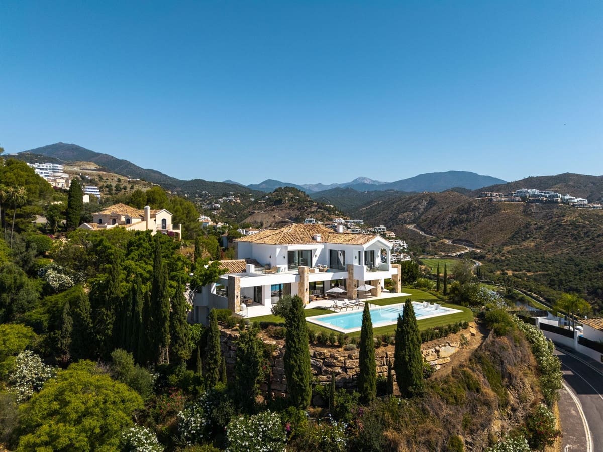 8 soverom Villa til salgs i Benahavis med svømmebasseng - € 9 980 000 (Ref: 9694102)