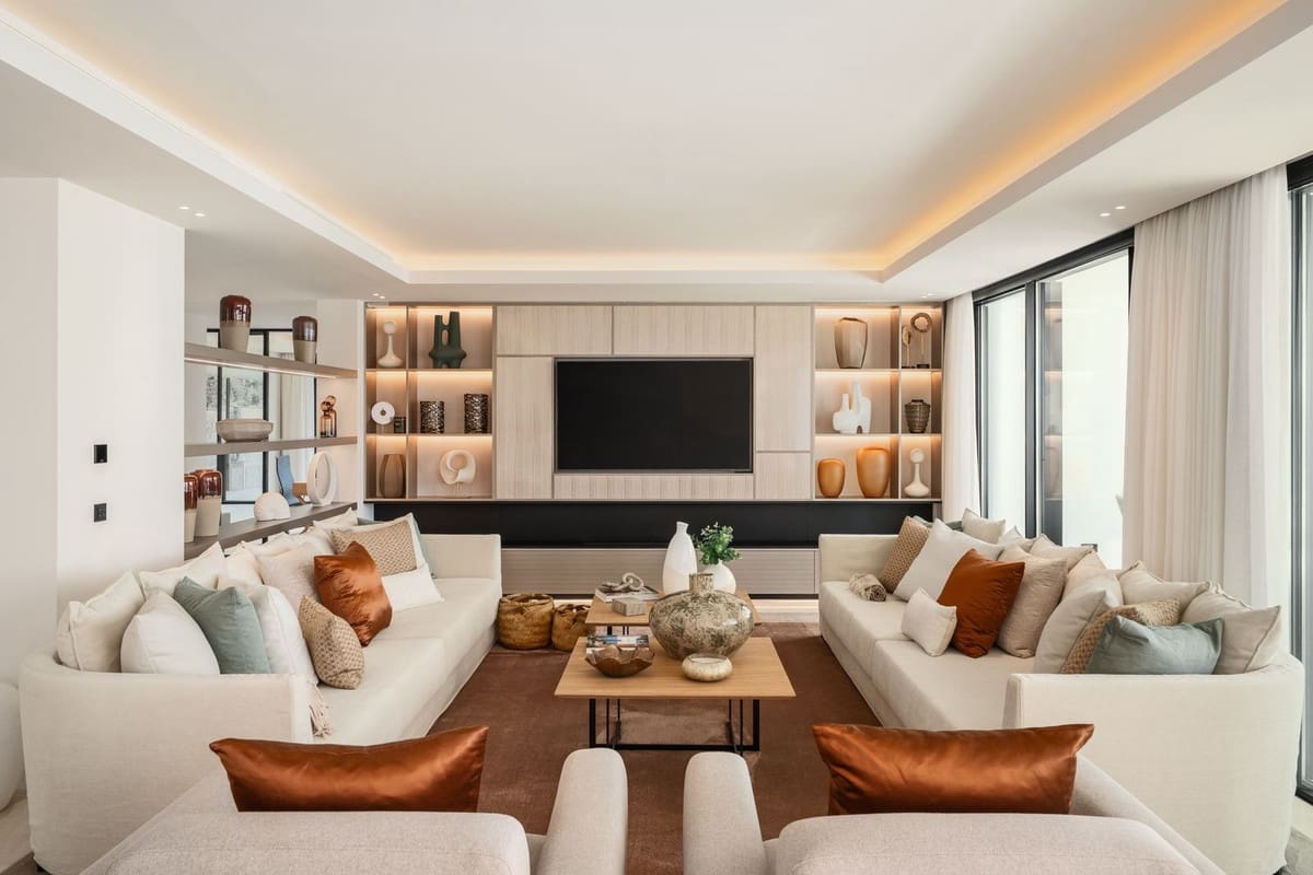 8 bedroom Villa for sale in Benahavis with pool - € 9,980,000 (Ref: 9694102)