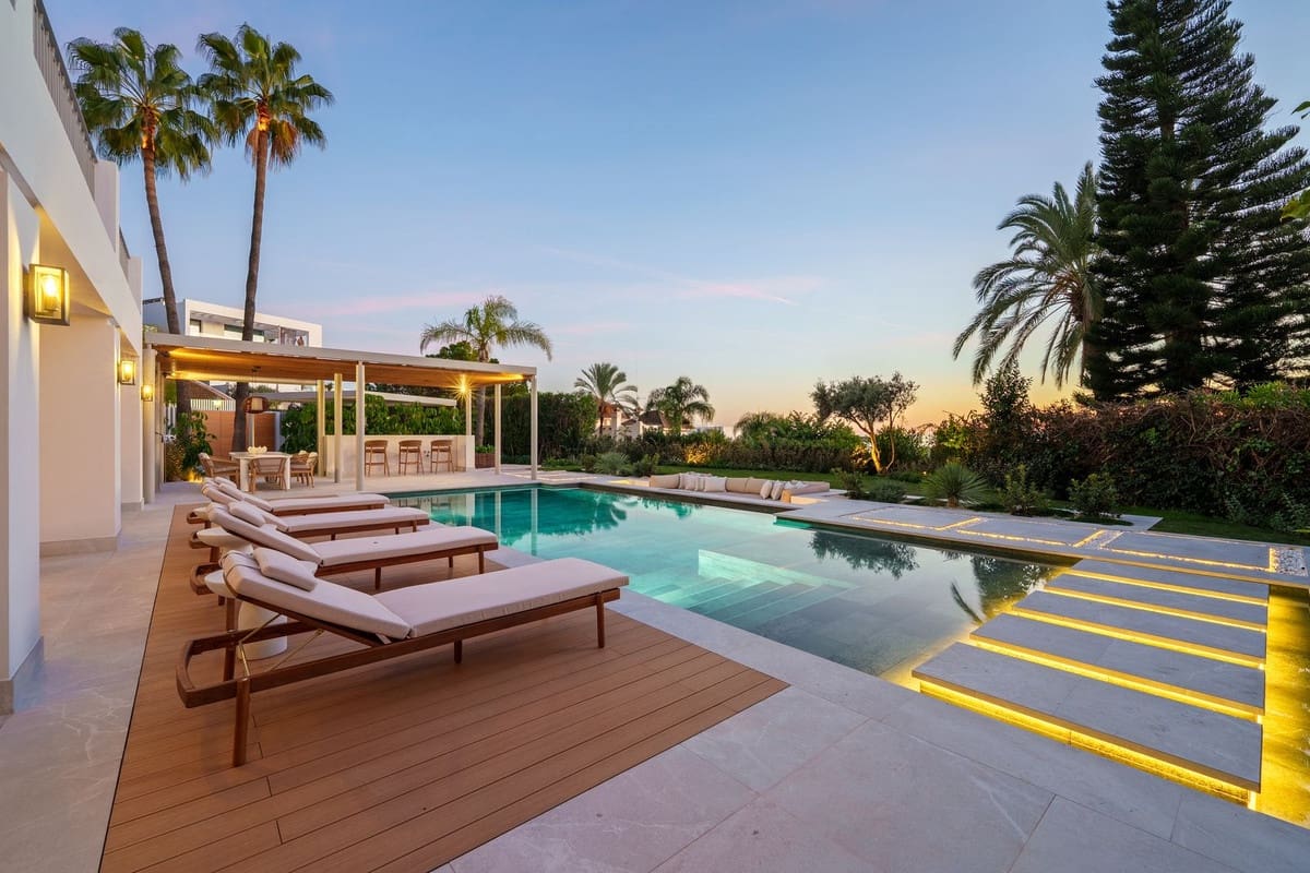 5 soverom Villa til salgs i La Quinta med svømmebasseng garasje - € 6 250 000 (Ref: 9694103)
