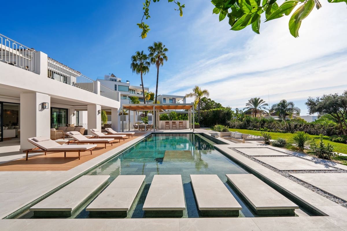 5 soverom Villa til salgs i La Quinta med svømmebasseng garasje - € 6 250 000 (Ref: 9694103)