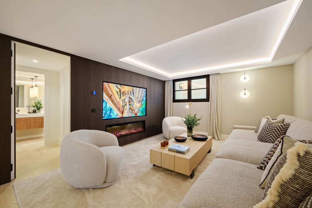 5 soverom Villa til salgs i La Quinta med svømmebasseng garasje - € 6 250 000 (Ref: 9694103)