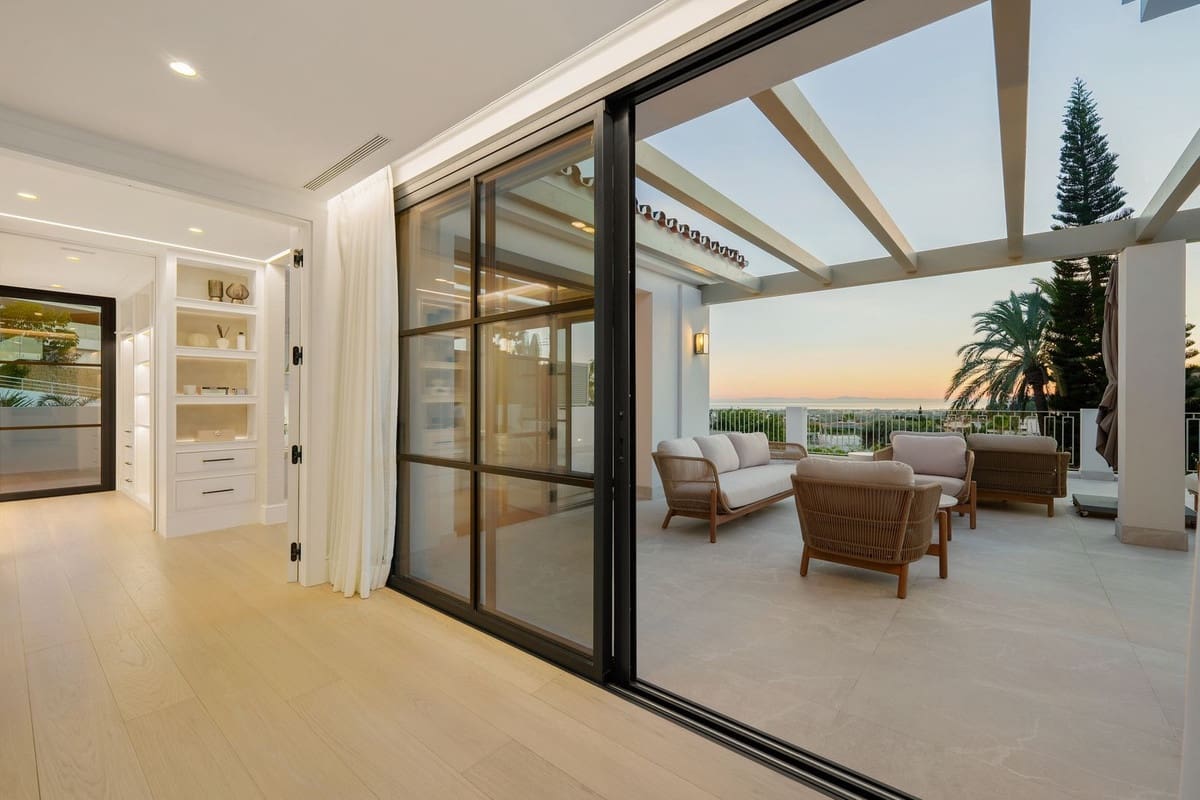 5 soverom Villa til salgs i La Quinta med svømmebasseng garasje - € 6 250 000 (Ref: 9694103)
