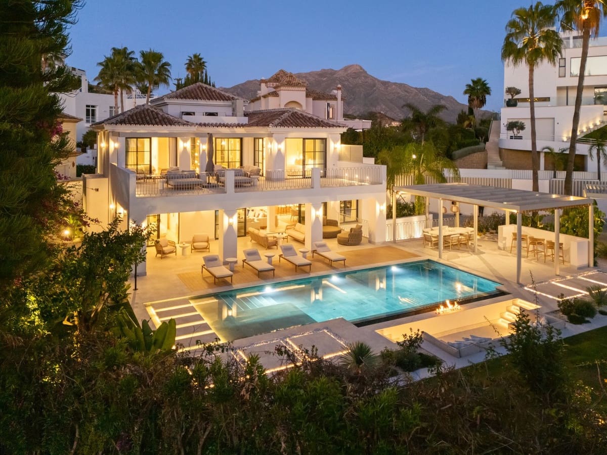 5 soverom Villa til salgs i La Quinta med svømmebasseng garasje - € 6 250 000 (Ref: 9694103)