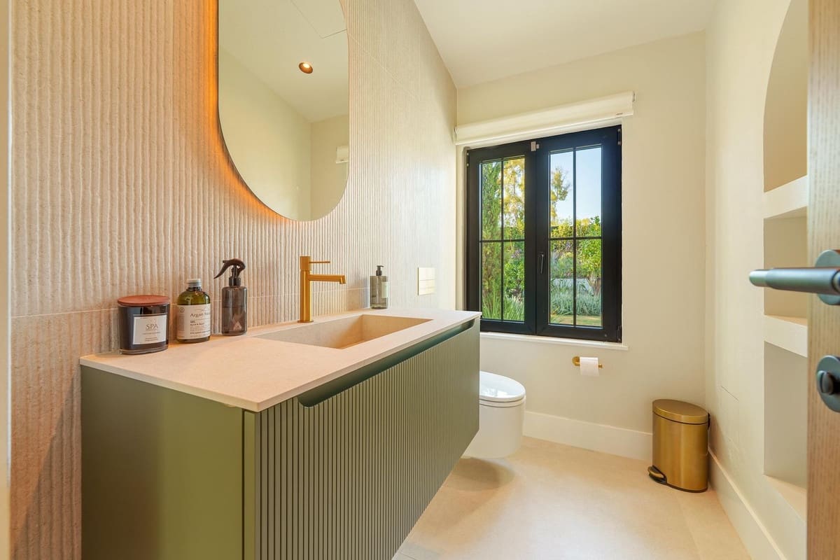 5 bedroom Villa for sale in Puerto Banus with pool garage - € 6,500,000 (Ref: 9694104)