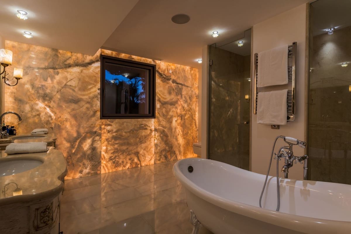 6 bedroom Villa for sale in Nueva Andalucia with pool garage - € 9,750,000 (Ref: 9696967)