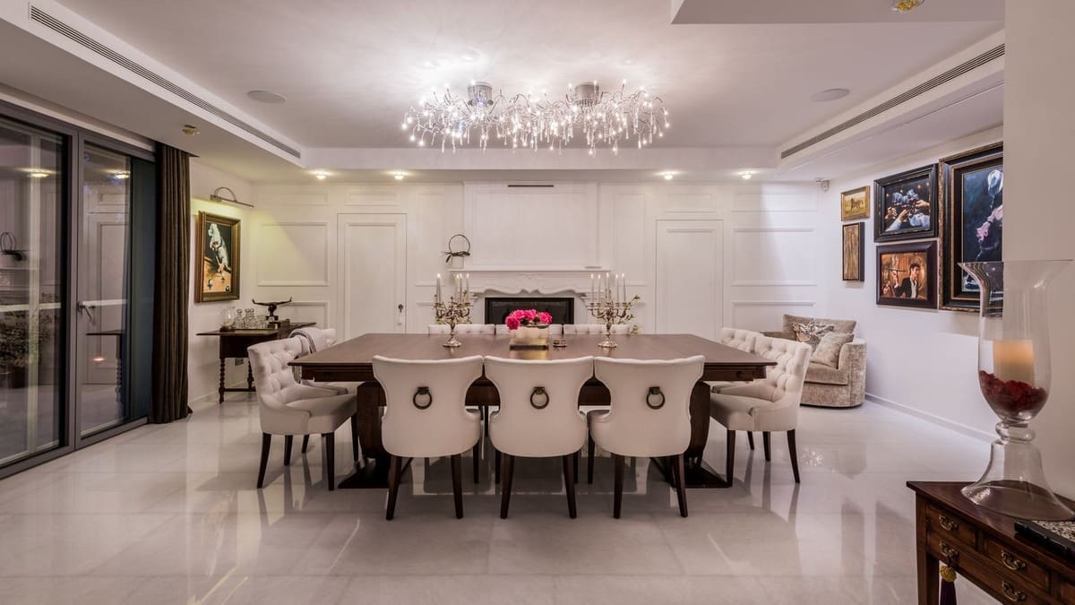 6 bedroom Villa for sale in Nueva Andalucia with pool garage - € 9,750,000 (Ref: 9696967)