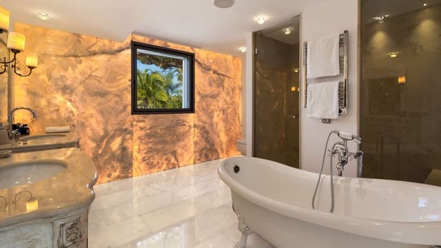 6 sypialnia Willa na sprzedaż w Nueva Andalucia, Marbella z basenem garażem - 9 750 000 € (Ref: 9696967)