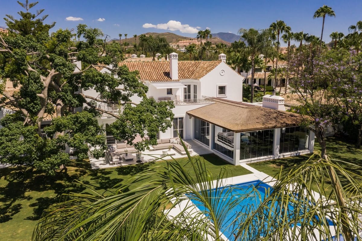 6 chambre Villa/Maison à vendre à Nueva Andalucia avec piscine garage - 9 750 000 € (Ref: 9696967)