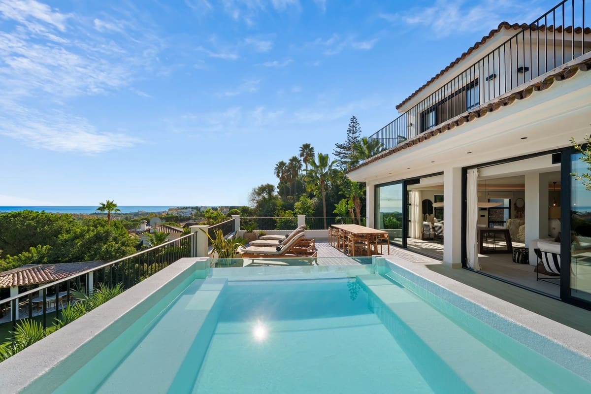 6 soverom Villa til salgs i Nueva Andalucia med svømmebasseng garasje - € 9 950 000 (Ref: 9697780)