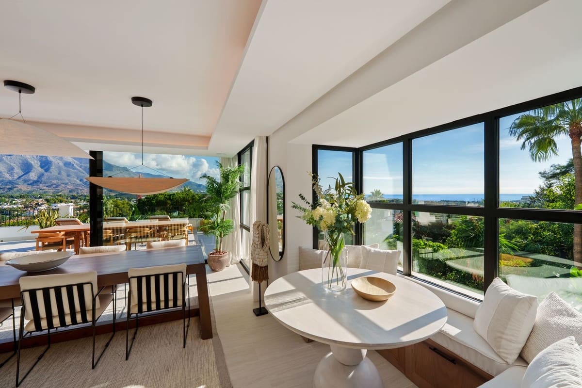 6 soverom Villa til salgs i Nueva Andalucia med svømmebasseng garasje - € 9 950 000 (Ref: 9697780)
