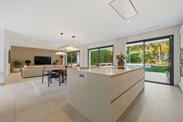 5 Zimmer Villa zu verkaufen in Nueva Andalucia, Marbella mit Pool Garage - 4.895.000 € (Ref: 9697782)