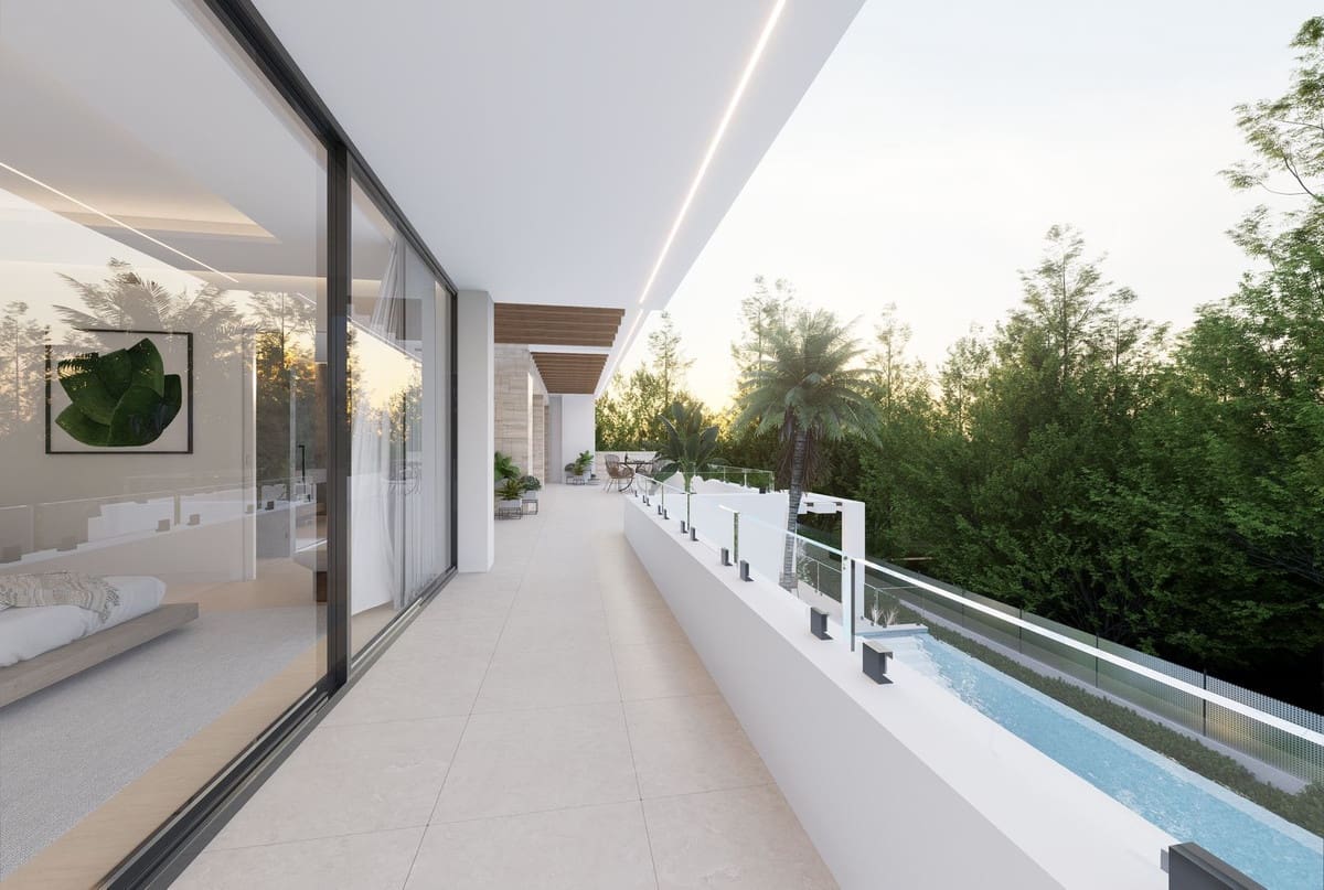 4 bedroom Villa for sale in Estepona with pool garage - € 1,395,000 (Ref: 9699880)