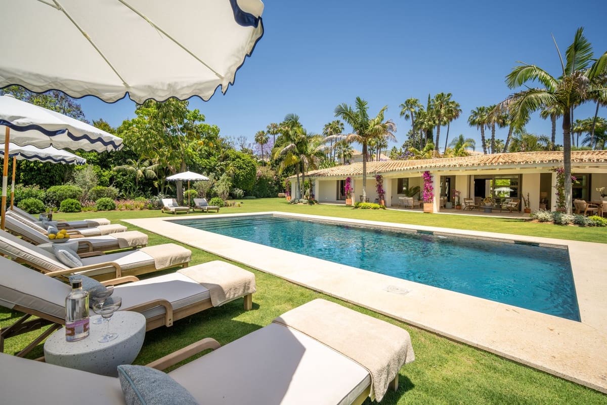 5 bedroom Villa for sale in Nueva Andalucia with pool - € 6,995,000 (Ref: 9700115)