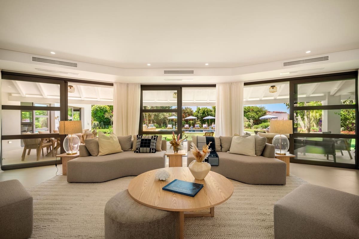 5 bedroom Villa for sale in Nueva Andalucia with pool - € 6,995,000 (Ref: 9700115)