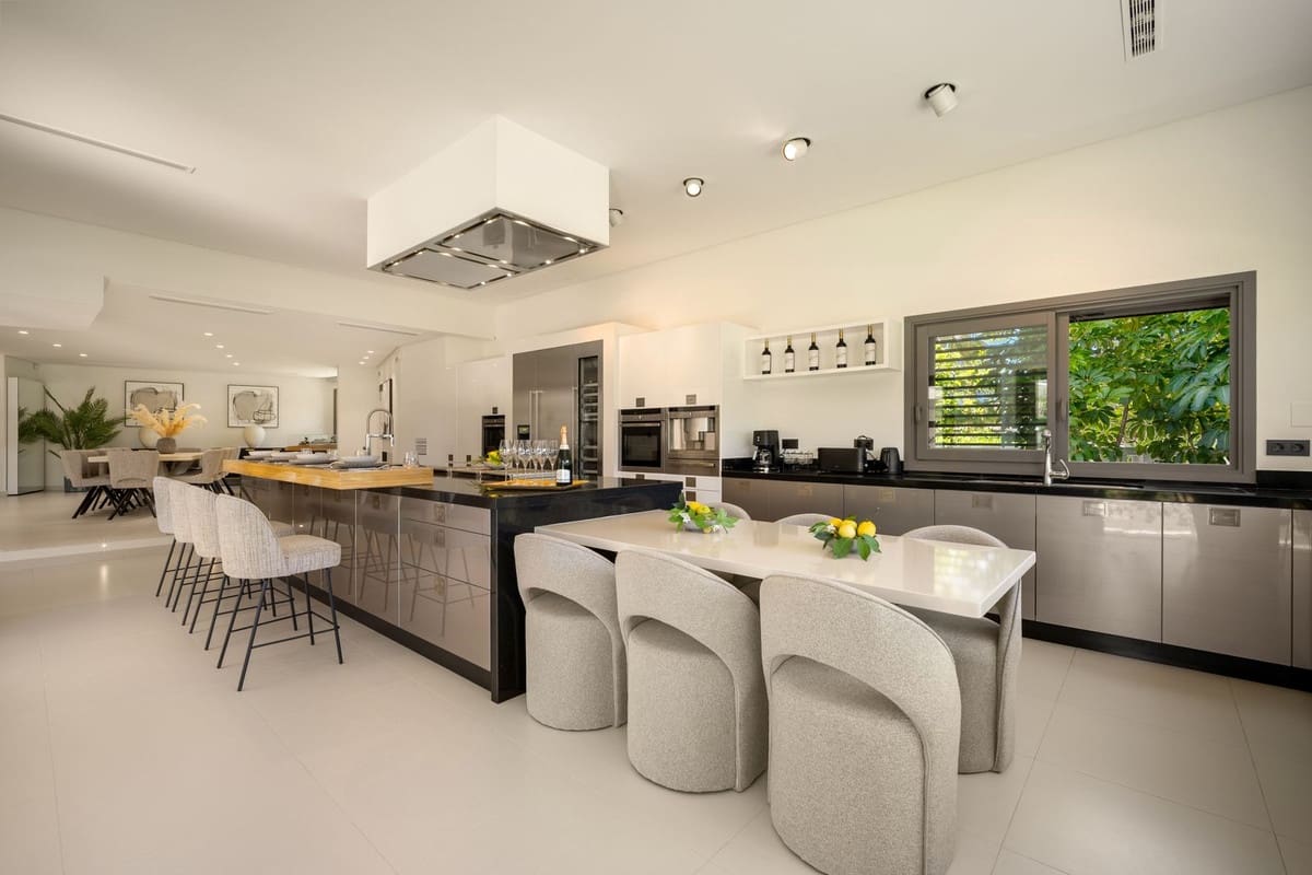 5 camera da letto Villa in vendita in Nueva Andalucia con piscina - 6.995.000 € (Rif: 9700115)