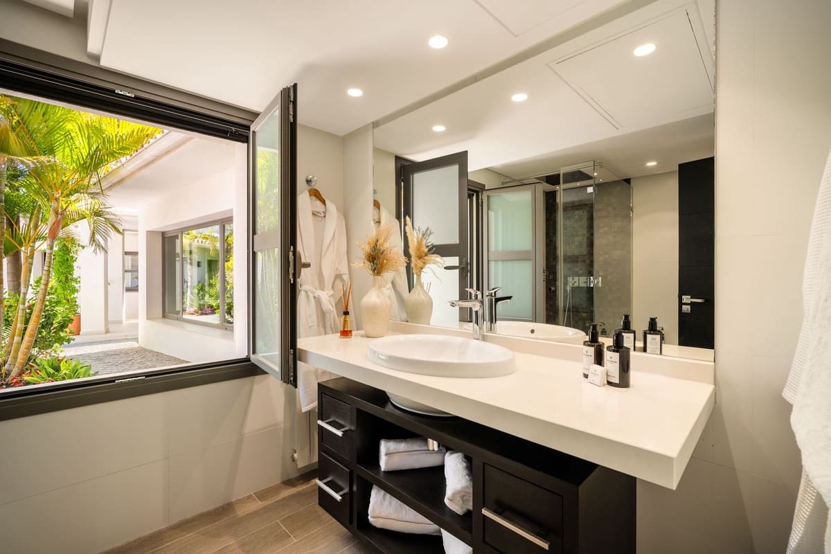 5 camera da letto Villa in vendita in Nueva Andalucia con piscina - 6.995.000 € (Rif: 9700115)