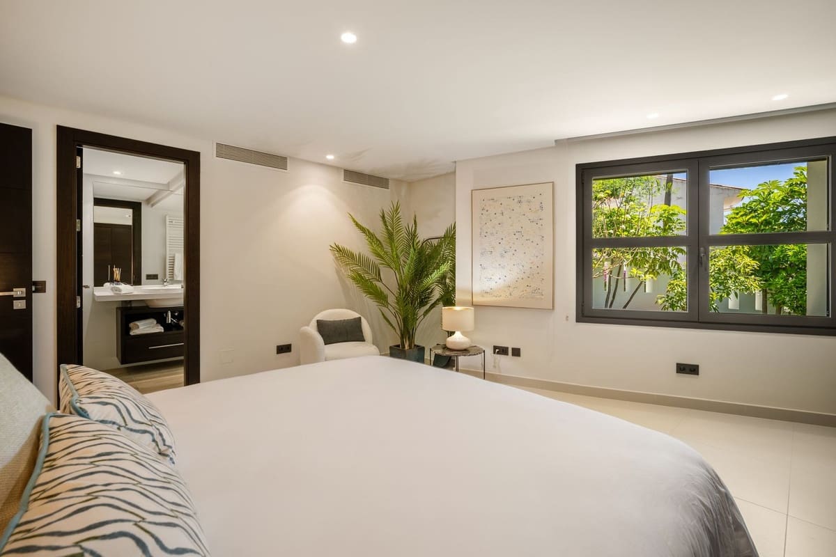 5 camera da letto Villa in vendita in Nueva Andalucia con piscina - 6.995.000 € (Rif: 9700115)