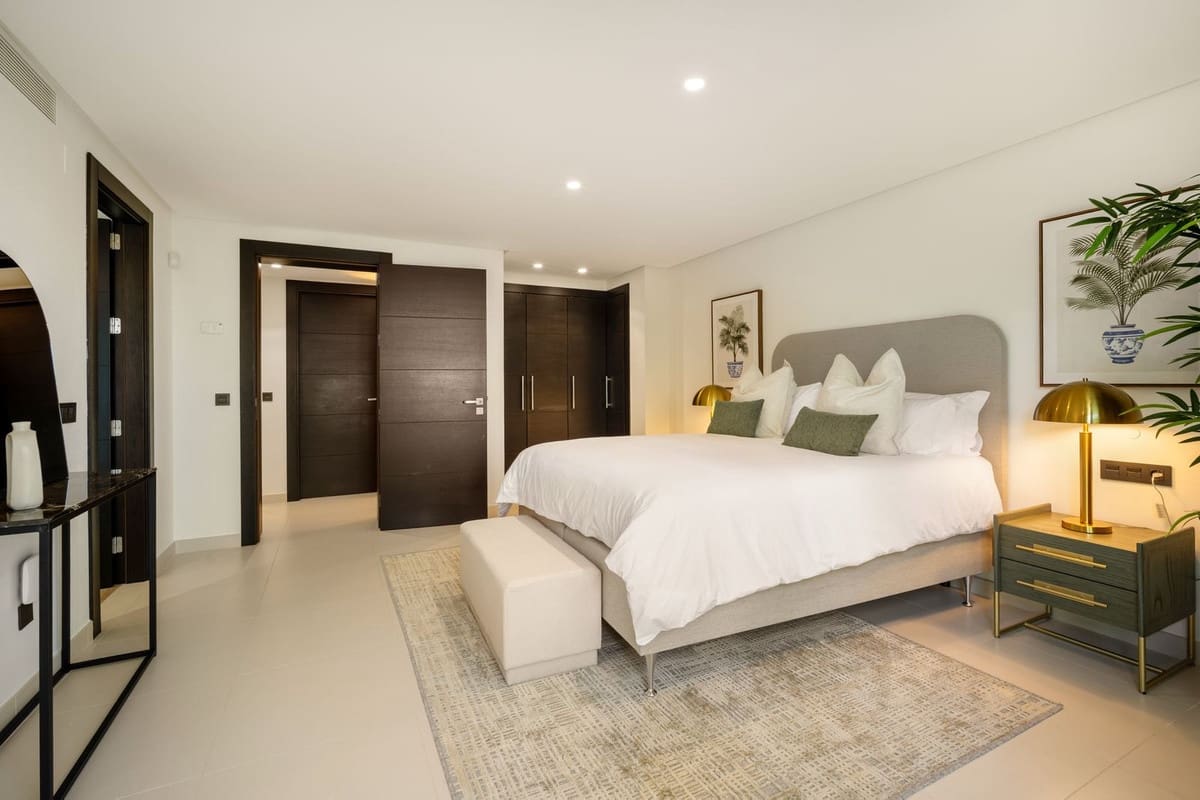 5 camera da letto Villa in vendita in Nueva Andalucia con piscina - 6.995.000 € (Rif: 9700115)