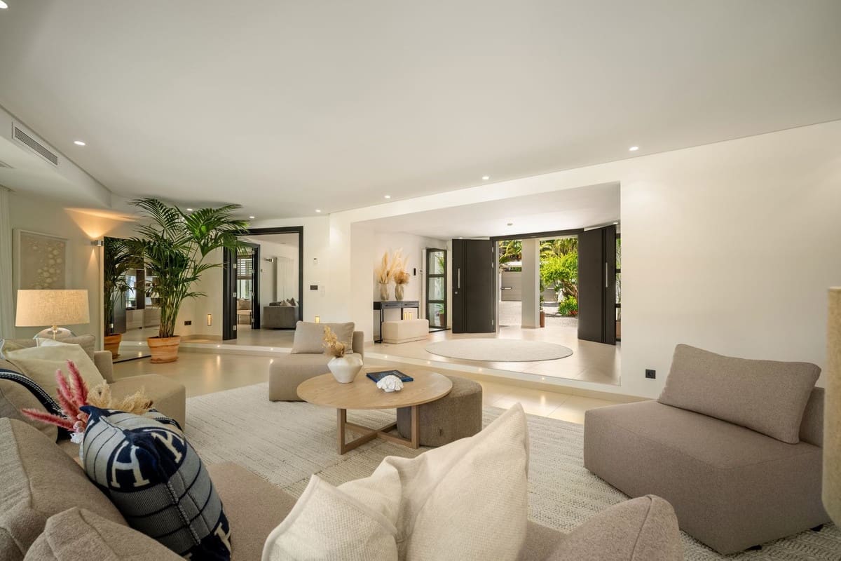 5 camera da letto Villa in vendita in Nueva Andalucia con piscina - 6.995.000 € (Rif: 9700115)