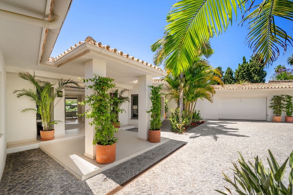 5 camera da letto Villa in vendita in Nueva Andalucia con piscina - 6.995.000 € (Rif: 9700115)