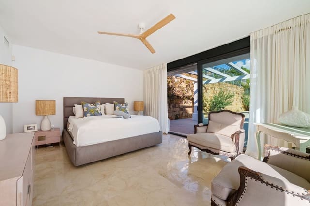 4 soveværelse Villa til salg i Nueva Andalucia, Marbella med swimmingpool garage - € 4.390.000 (Ref: 9700117)