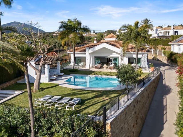 4 soveværelse Villa til salg i Nueva Andalucia, Marbella med swimmingpool garage - € 4.390.000 (Ref: 9700117)