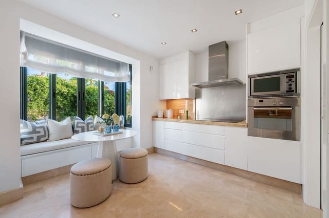 4 slaapkamer Villa te koop in Nueva Andalucia, Marbella met zwembad garage - € 4.390.000 (Ref: 9700117)