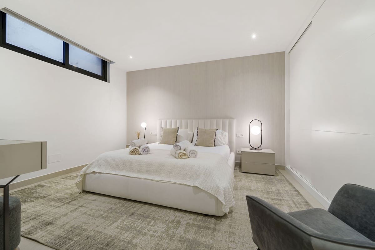 6 chambre Villa/Maison à vendre à Golden Mile avec piscine garage - 5 495 000 € (Ref: 9713284)