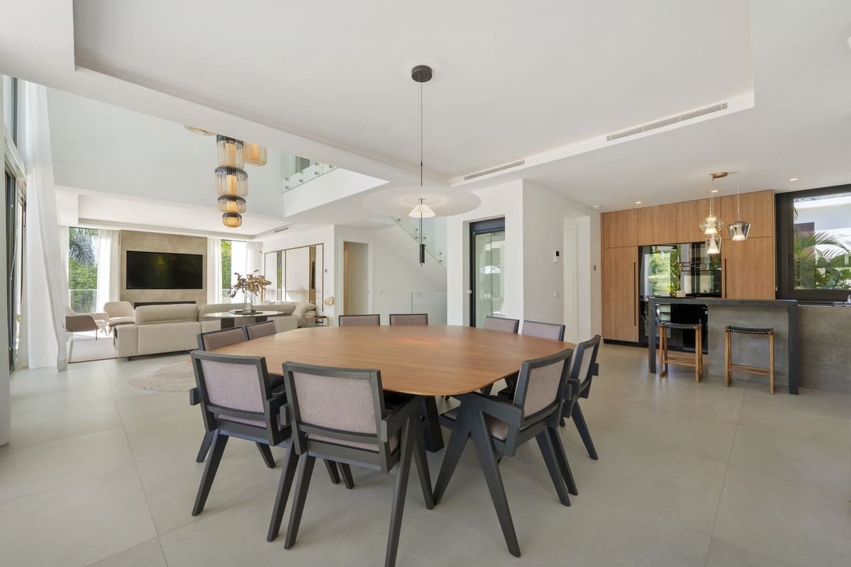 6 chambre Villa/Maison à vendre à Golden Mile avec piscine garage - 5 495 000 € (Ref: 9713284)