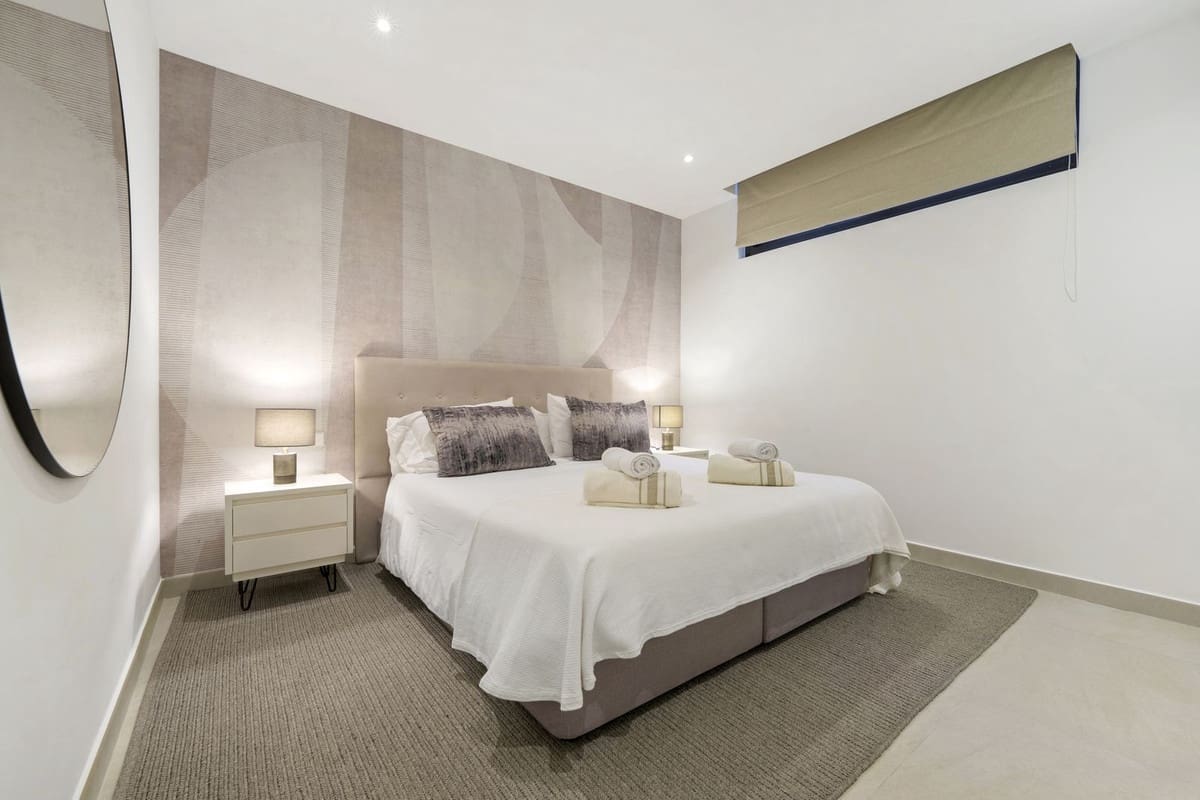 6 chambre Villa/Maison à vendre à Golden Mile avec piscine garage - 5 495 000 € (Ref: 9713284)