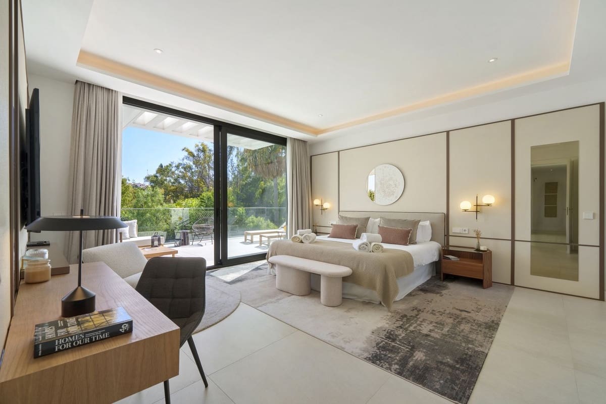 6 chambre Villa/Maison à vendre à Golden Mile avec piscine garage - 5 495 000 € (Ref: 9713284)