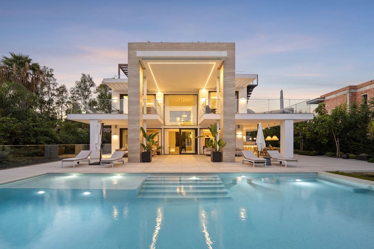 6 chambre Villa/Maison à vendre à Golden Mile avec piscine garage - 5 495 000 € (Ref: 9713284)