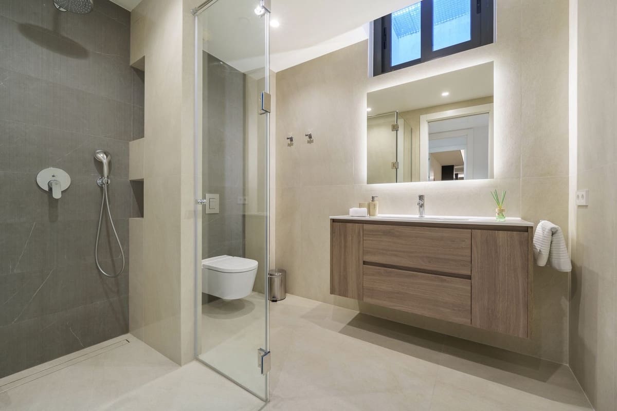 6 chambre Villa/Maison à vendre à Golden Mile avec piscine garage - 5 495 000 € (Ref: 9713284)