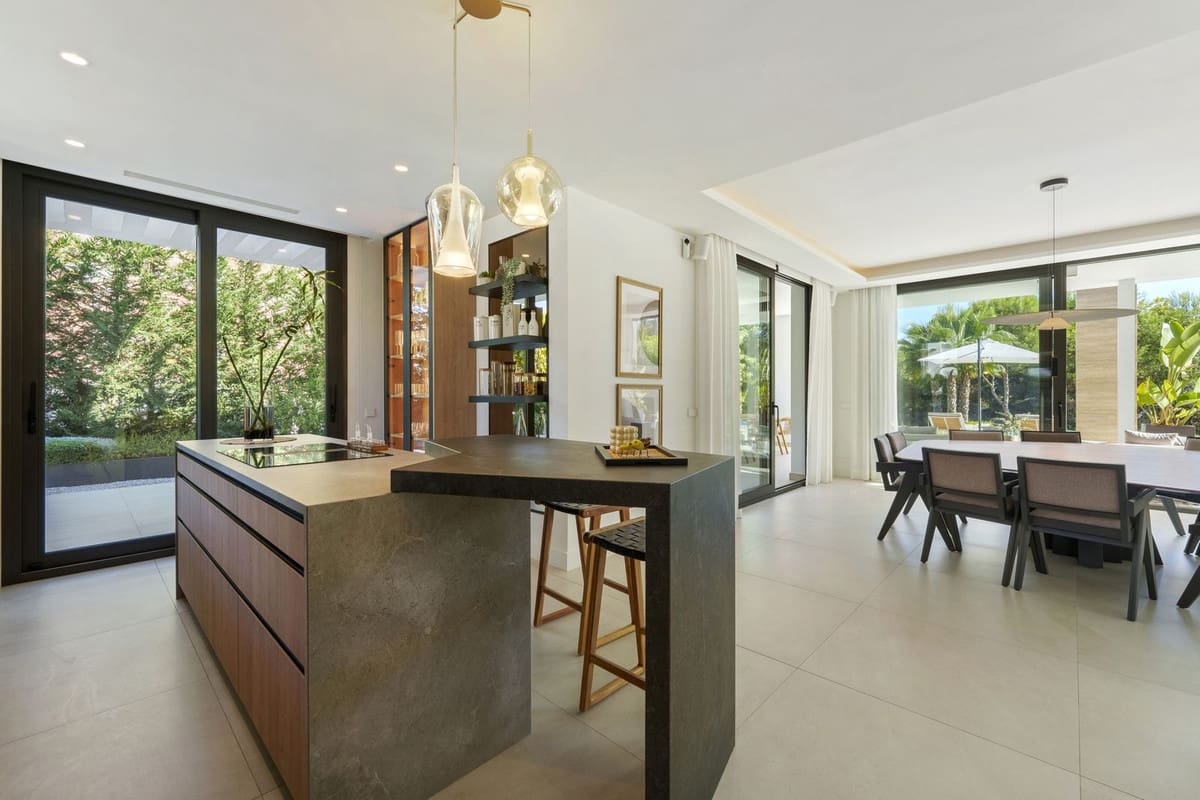 6 Zimmer Villa zu verkaufen in Golden Mile mit Pool Garage - 5.495.000 € (Ref: 9713284)