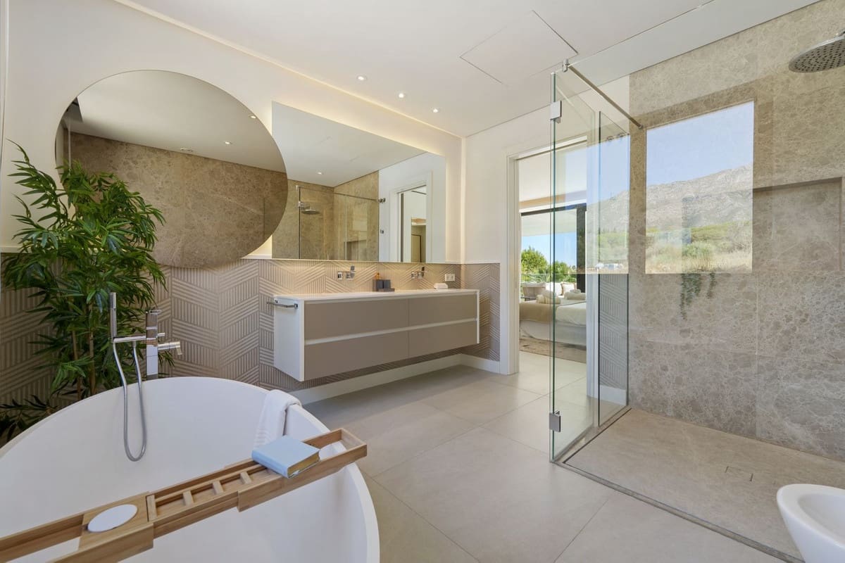 6 Zimmer Villa zu verkaufen in Golden Mile mit Pool Garage - 5.495.000 € (Ref: 9713284)