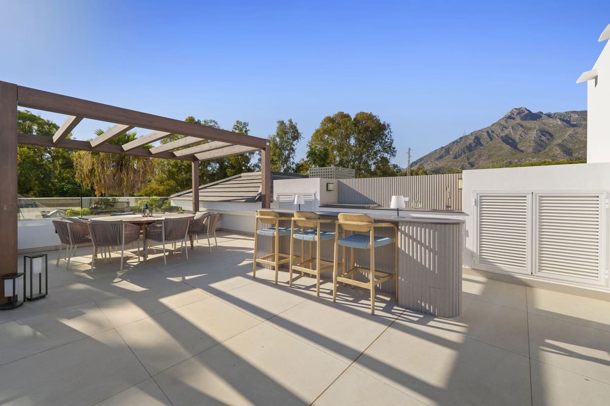 6 Zimmer Villa zu verkaufen in Golden Mile mit Pool Garage - 5.495.000 € (Ref: 9713284)