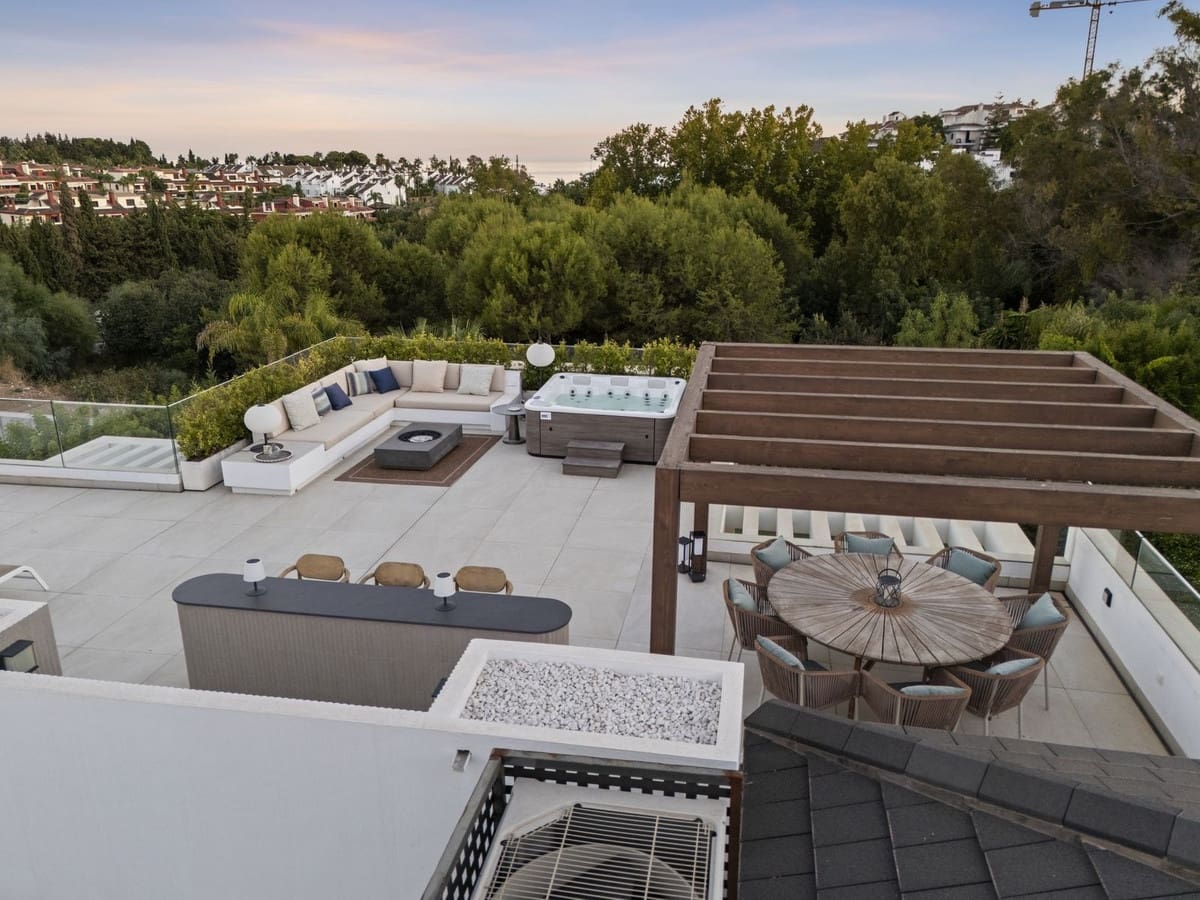 6 Zimmer Villa zu verkaufen in Golden Mile mit Pool Garage - 5.495.000 € (Ref: 9713284)