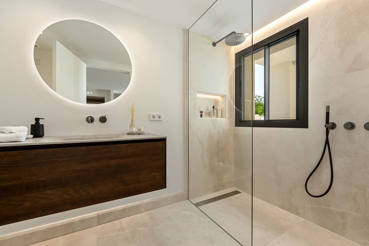 5 Zimmer Villa zu verkaufen in Golden Mile mit Pool Garage - 7.800.000 € (Ref: 9713574)