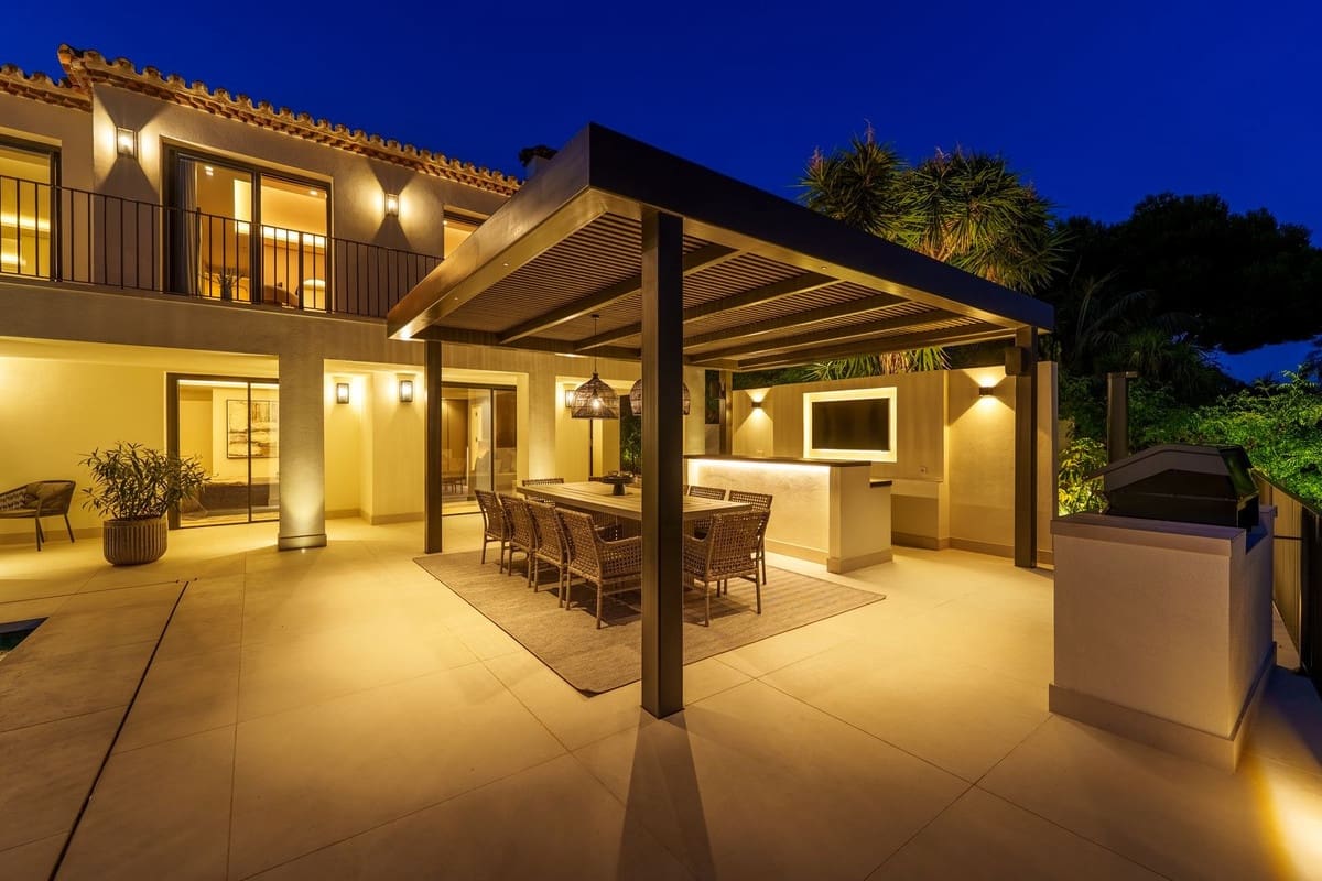 5 bedroom Villa for sale in Golden Mile with pool garage - € 7,800,000 (Ref: 9713574)