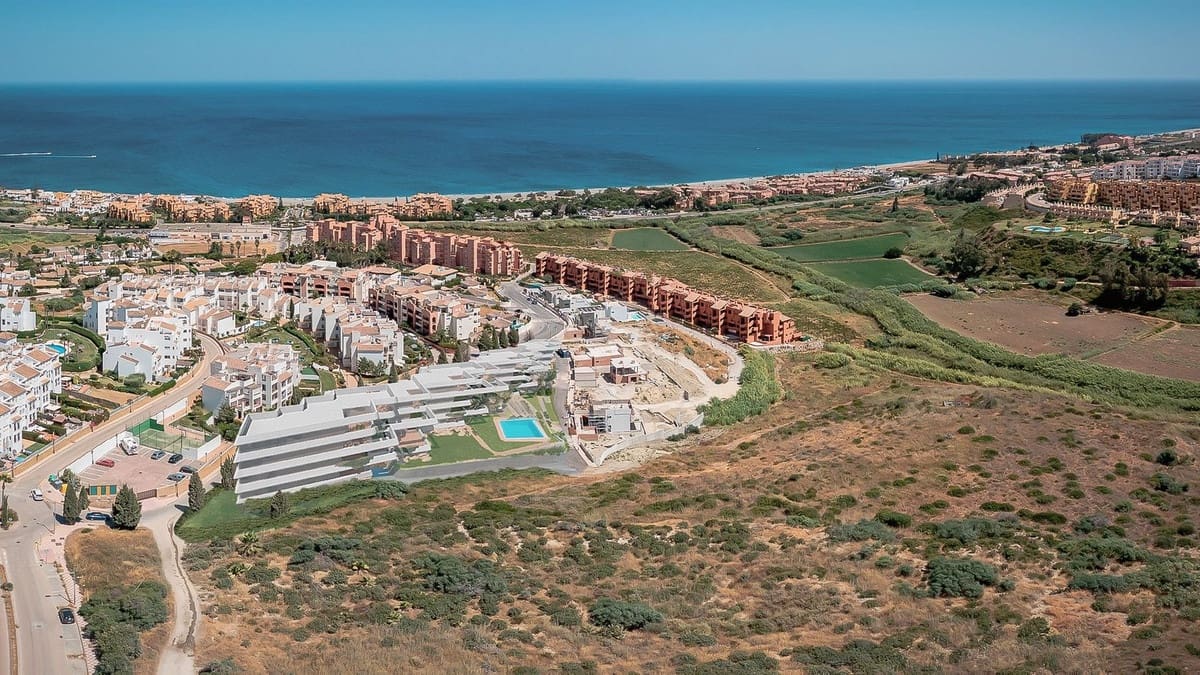 2 quarto Apartamento para venda em Manilva com piscina garagem - 415 000 € (Ref: 9720249)