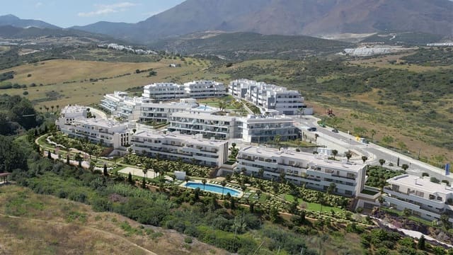 3 sypialnia Apartament na sprzedaż w Estepona z basenem garażem - 435 000 € (Ref: 9720501)