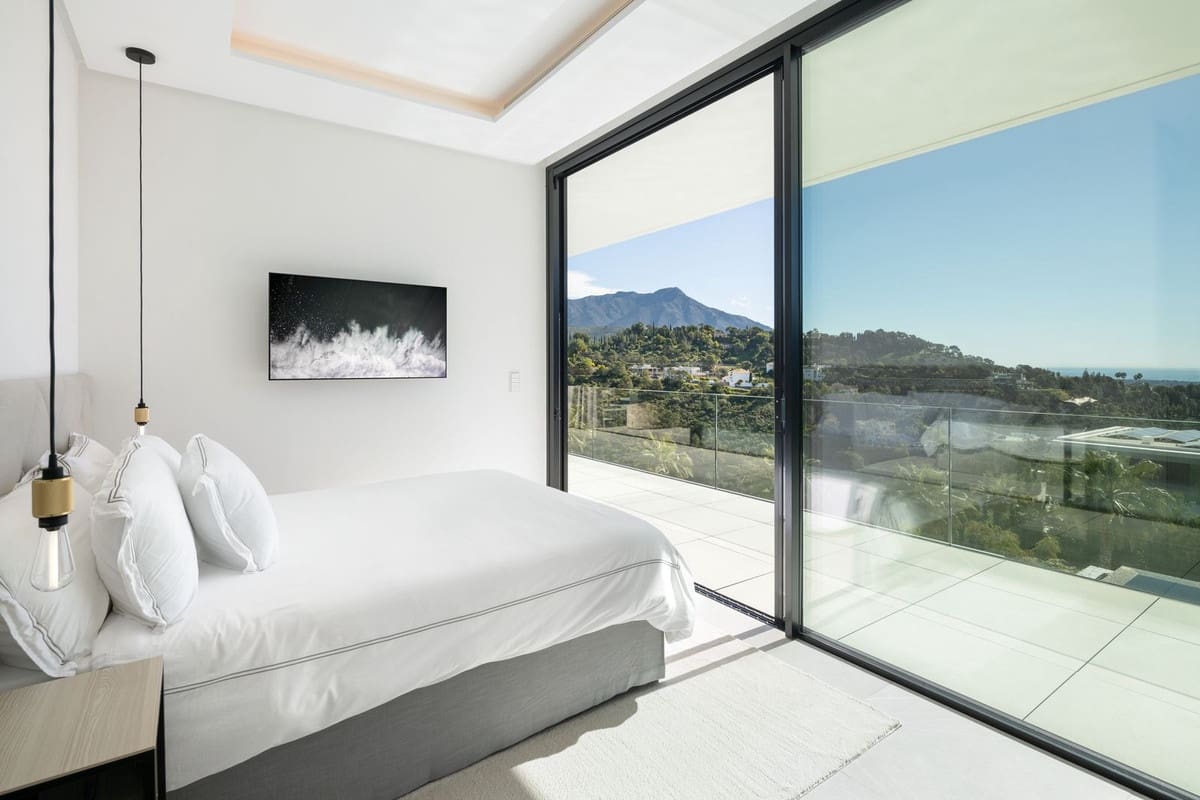 Chalet de 8 habitaciones en Benahavís en venta con piscina garaje - 10.800.000 € (Ref: 9720620)